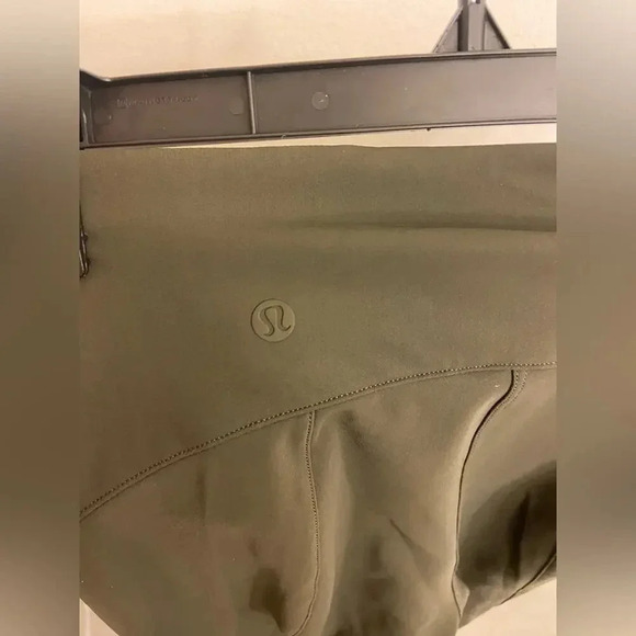 Lululemon Here to There High-Rise 7/8 Pant Olive Green Size 2 - Picture 6 of 8